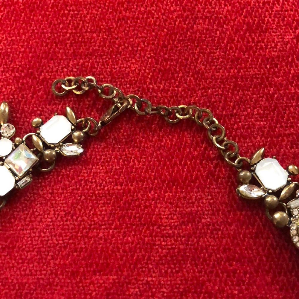 Elegant Gold and Silver Statement Necklace - Picture 4 of 9